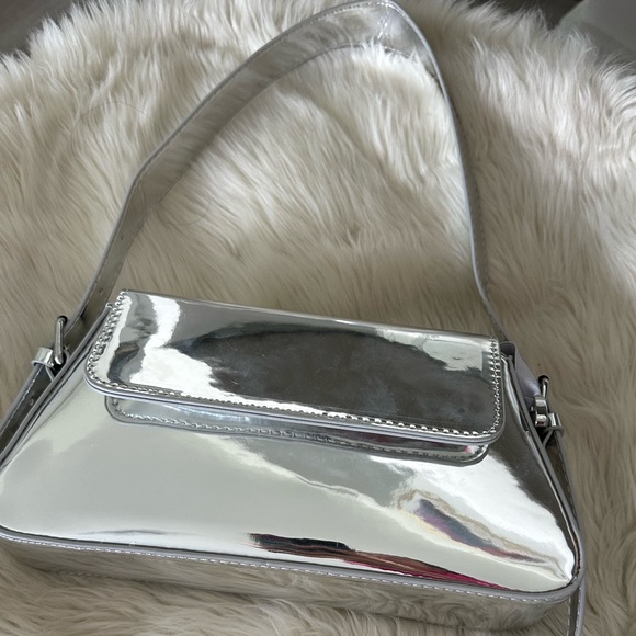 Silver purse perfect size - Picture 2 of 5